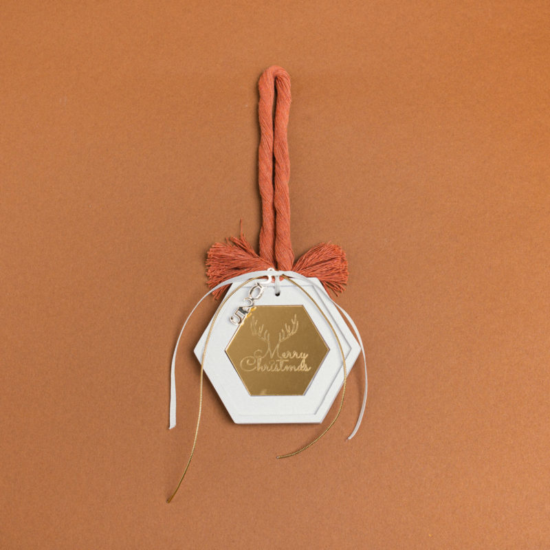 ΚΡΕΜΑΣΤΟ ΠΟΛΥΓΩΝΟ ΚΕΡΑΜΙΚΟ ΜΕ PLEXI MERRY CHRISTMAS ΤΕΡΑΚΟΤΑ Beauty Home