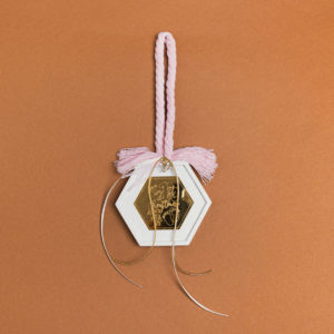 ΚΡΕΜΑΣΤΟ ΠΟΛΥΓΩΝΟ ΚΕΡΑΜΙΚΟ ΜΕ PLEXI MY 1st CHRISTMAS ΡΟΖ Beauty Home