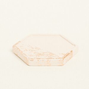 Beauty Home ΚΕΡΑΜΙΚΟ ΠΟΛΥΓΩΝΟ ΣΟΥΒΕΡ ΜΕ ΧΡΥΣΕΣ ΛΕΠΤΟΜΕΡΕΙΕΣ 9 x 10 X 1,2 cm ΜΠΕΖ-ΧΡΥΣΟ