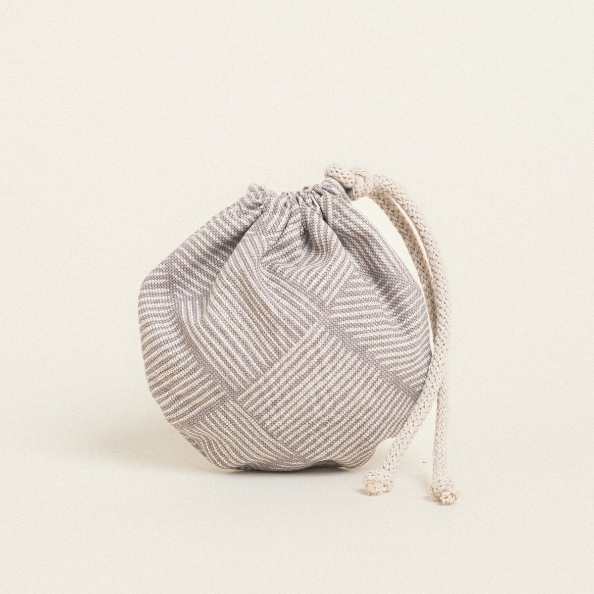 Beauty Home ΠΟΥΓΚΙ ΟΒΑΛ ΜΕ ΚΟΡΔΟΝΙ 13 x 14 cm ΔΙΑΓΩΝΙΕΣ ΓΡΑΜΜΕΣ ΜΠΕΖ - Image 2